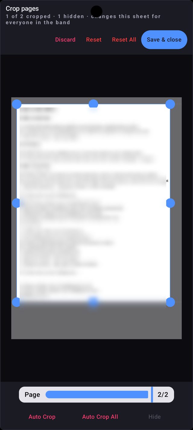 Zuschneide-Editor mit einem Leadsheet, Ecken zum Ziehen und den Knöpfen Auto Crop und Hide